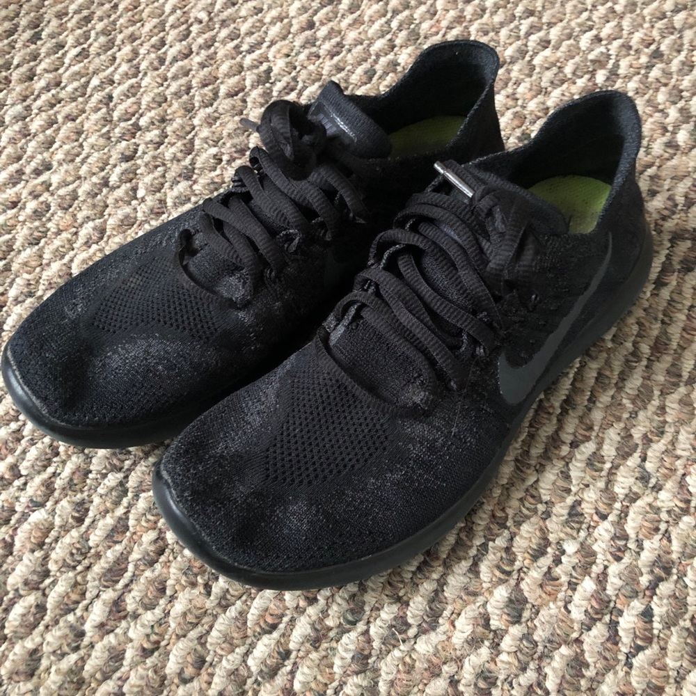 Nike Women's Black Athletic Shoes